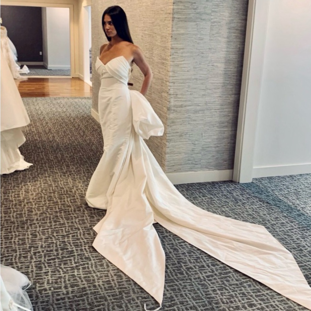 Oscar de la Renta Wedding Gown🤍